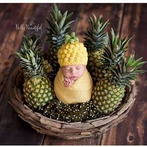 Pineapple baby, this is so adorable like seriously!!!! Baby Pineapple, Photo Bb, Foto Newborn, Ivf Baby, Newborn Baby Photoshoot, Baby Pics, Newborn Baby Photography, Expecting Baby