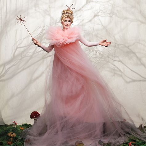 Fairy GrandMartha Martha Stewart Halloween Costumes, Godmother Costume, Fairy Godmother Costume, Martha Stewart Halloween, Iconic Halloween Costumes, Halloween Ball, Cool Halloween Makeup, Goddess Costume, Halloween 2013