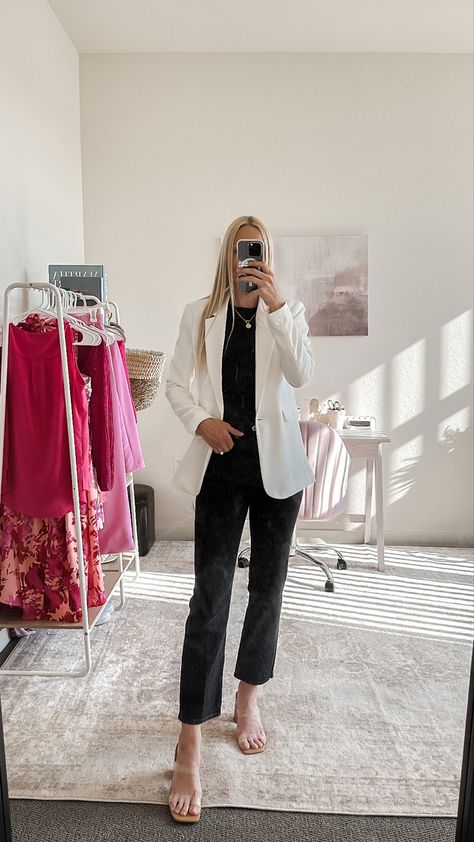 Looking for ways to style a white blazer? We’re sharing 6 ways to wear a white blazer. Casual and professional outfits that can be worn to work, to dinner or out for drinks with friends. We know you’ll obsess over these white blazer outfits. White Blazer Trouser Outfit, White Blazer And Black Pants Outfit, Business Casual White Blazer, White Blazer Work Outfits Women, White Blazers For Women Outfits, Off White Blazer Outfits For Women, What To Wear With A White Blazer, Styling A White Blazer, White Blazer Work Outfit