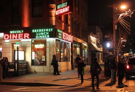 The 12 Best Old-School Diners in NYC #thrillist Best Diners In Nyc, Diner Nyc, Breakfast Diner, Diner Aesthetic, Vintage Diner, New York Architecture, New York Food, Diner Recipes, New York City Travel