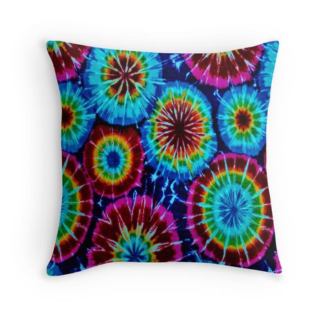 Tie Dye Color Placement Techniques, Tie Dye Wall, Cool Tapestries, Tie Dye Tapestry, Hippy Room, Tie Dye Scarves, How To Tie Dye, Hippie Decor, Tie Dye Colors