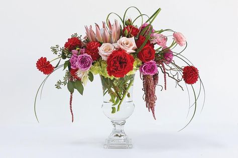 Valentine’s Day...Hothouse Style! . . Pedestal Vase, Urn Vase, Live Beautifully, Flower Display, Bunch Of Flowers, Beautiful Bouquet, Floral Centerpieces, Diy Flowers, Vases Decor