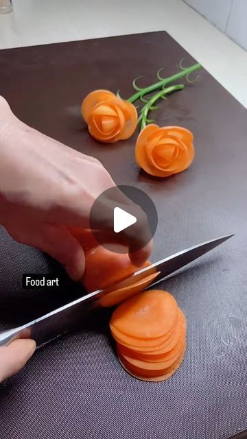 Vegetable Design Art, Catering Salads Ideas, Salad Ideas Decoration, Salat Decoration, Fruit Garnish Ideas, Vegetable Roses, Salad Decoration Ideas Vegetables, Salad Decoration Ideas Creative, Vegetable Carving Ideas Creative