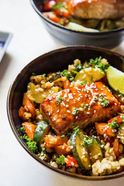 Teriyaki Salmon Quinoa Bowls, Grilled Teriyaki Salmon, Stir Fry Vegetables, Baked Teriyaki Salmon, Salmon Bowls, Vegetables And Rice, Salmon Teriyaki Recipe, Teriyaki Stir Fry, Salmon Rice Bowl