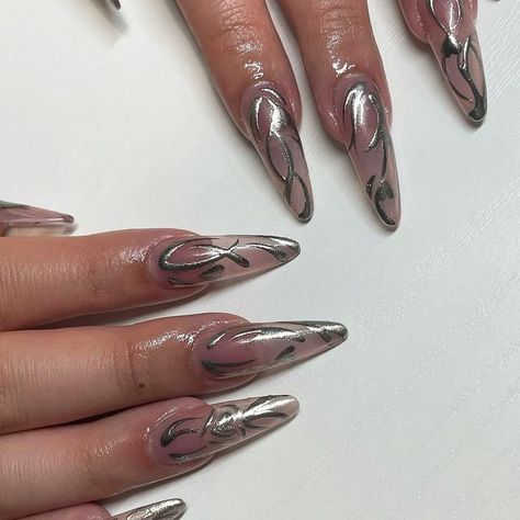 chelle da nail artist on Instagram: "Liquid chrome set on sheer pink for @du.nyeowfts ⛓" Nails With Chrome, Gothic Nails, Transparent Nails, Grunge Nails, Clothes And Shoes, Shoes And Boots, Dream Nails, Fire Nails, Funky Nails