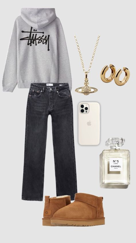 Uggs Fall, Grey Uggs, Winter Gold, Skandinavian Fashion, Gold Iphone, Uggs Outfit, Cold Outfits, Outfit Inspo Casual, Stockholm Fashion