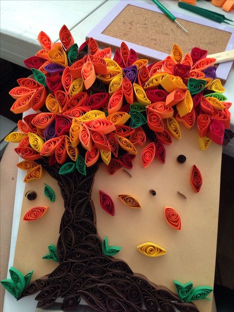 Autumn tree paper quilling Quilled Tree, Neli Quilling, Arte Quilling, Paper Quilling Tutorial, Paper Quilling Flowers, Origami And Quilling, Quilling Work, Art Quilling, Paper Quilling Patterns