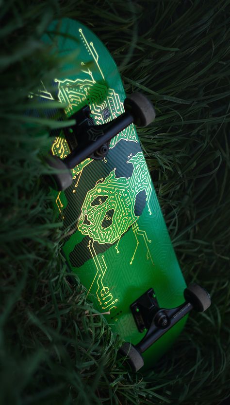 Skateboarding Pictures, Skateboard Deck Design, Best Skateboard Decks, Skate Vibe, Green Skateboard, Skateboarding Quotes, Skateboard Wallpaper, Sk8 Board, Skateboard Designs