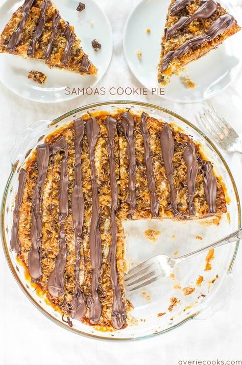 Samoa Pie Recipe (Girl Scouts Cookie Pie!) - Averie Cooks Samoa Cookie Pie, Samoa Pie Recipe, Samoa Cake, No Bake Truffles, Samoa Cookies, Mint Recipes, Just Eat It, Cookie Pie, Dessert Bars