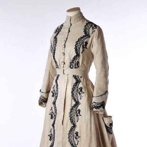 1840s Dress, 1870s Dress, Informal Attire, 1870s Fashion, Tea Gown, Tennis Outfit, Bustle Dress, Chain Stitch Embroidery, 19th Century Fashion