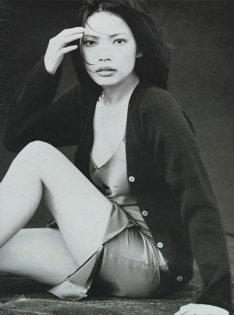 Navia Nguyen by Richard Avedon in the Pirelli Calendar (1996) Navia Nguyen, Pirelli Calendar, Runway Magazine, Richard Avedon, Magazine Editorial, Vintage Models, Runway Models, Strike A Pose, Music Video