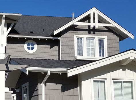 Exterior Colors that Go with a Gray Roof | WOW 1 DAY Painting Dark Gray Roof House Colors, Dark Grey Roof House Colors, Dark Roof House Color Schemes, Grey Roof House Colors, Siding House Colors, Charcoal Metal Roof, House With Brown Roof, House Render, Church Exterior