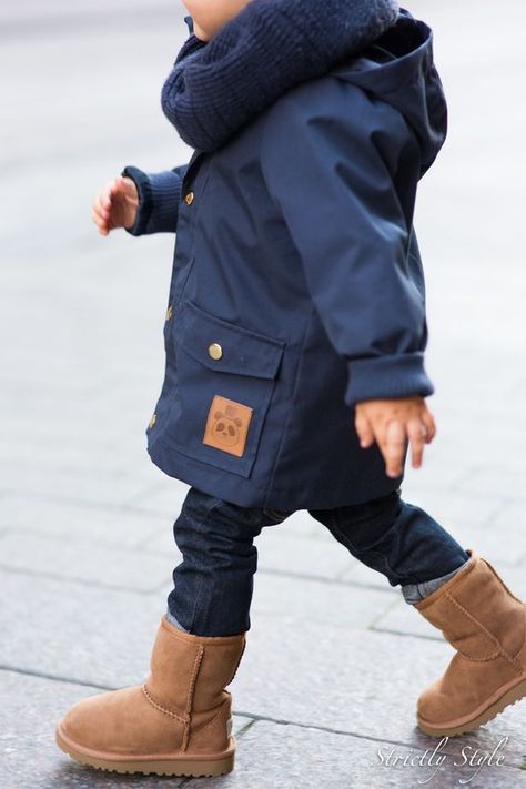 Boy Uggs, Ugg Boots Outfit, Baby Boy Winter Outfits, Uggs Outfit, Toddler Boy Fashion, Trendy Baby, Baby Boy Fashion