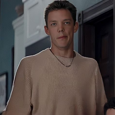 Mathew Lillard Stu, Stu Macher House Layout, Young Matthew Lillard, Matthew Lillard Scream, Conventionally Attractive, Matthew Lilard, Oc Pictures, Stu Macher, Matthew Lillard