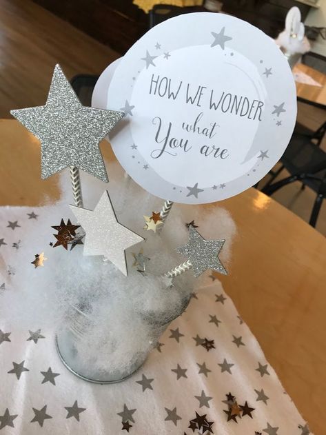 Diy Baby Shower Centerpieces, Star Centerpieces, Fiesta Shower, Baby Shower Table Centerpieces, Boy Baby Shower Ideas, Twinkle Twinkle Baby Shower, Baby Reveal Party, Moon Baby Shower, Gender Party