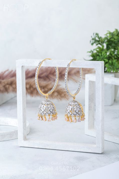 Ear Ring Photography Ideas, Photographing Earrings Ideas, Jewellery Photo Shoot Ideas, Earings Photography Ideas At Home, Photoshoot Jewelry Ideas, Jwellery Photoshoot Idea, Earrings Product Photography, Jewellery Market Display, Jwellery Shoot Ideas