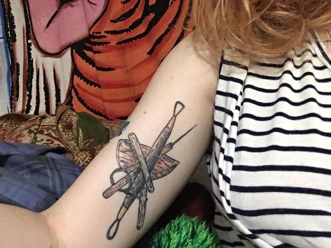 Teacher Tattoo, Teacher Tattoos, Tool Tattoo, Peacock Feather Tattoo, Taylor Swift Tattoo, Ceramic Tools, Tattoo Fails, Bad Tattoos, Feather Tattoo