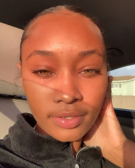 Amber Eyes Black Women, Amber Eyes Dark Skin, Black Women Light Eyes, Freckles Beauty, Edrianna Terraé, Light Amber Eyes, Amber Eyes Aesthetic, Honey Eyes, Pretty Eyes Color