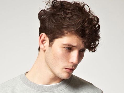 Tis the season for wild and shaggy manes! Take some advice from our resident ringlet wrangler, and creative director of Blow salon, Steve Clark to make the most of your manly crown of curls. Here are his Top 5 Curly Hair Styles for Men. ROCKER CURLS If you’ve got it, flaunt it. Let your waves do the talking with an easy … Curly Hairstyles For Boys, Boys Curly Haircuts, Men's Curly Hairstyles, Top Hairstyles For Men, Mens Hairstyles Medium, Cosplay Hair, Boys With Curly Hair, Black Curly Hair, Corte De Cabelo Masculino