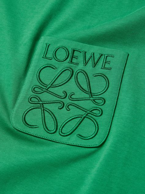 Wardrobe essentials rarely feel as refined as Loewe's. This T-shirt is cut for a relaxed fit from soft, lightweight cotton-jersey and embroidered with the label's signature 'Anagram' logo across the chest patch pocket. Dessert Sunset, Embroidered Tshirts, Embroidery Label, Apparel Packaging, Illustration Face, Loewe Logo, Fashion Illustration Face, Print Techniques, Embroidered Labels