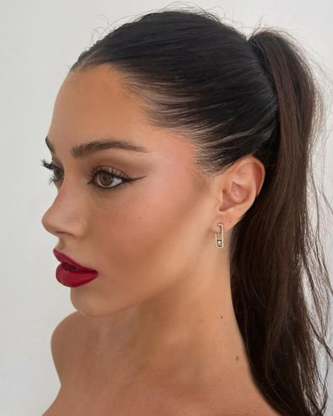 Jourdan Sloane, Brown Lips, Sultry Makeup, Red Lipstick Makeup, Beyond Grateful, Event Makeup, Brown Hair Brown Eyes, Pinterest Makeup, Glam Makeup Look