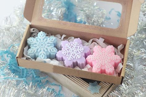 New Year Gift Ideas, Fall Soaps, Soap Melt And Pour, Holiday Soap, Christmas Soap, Gift Ideas Christmas, Creative Candles, Soap Gift Set, Bath Candles