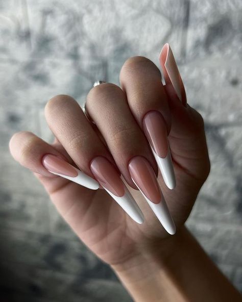 Modern Almond Nail Designs, French On Long Nails, Russian French Tip Nails, French Russian Nails, Nails Long Aesthetic, Russian French Nails, Modern Almond Nails, Nails Frenc, Stiletto French Nails