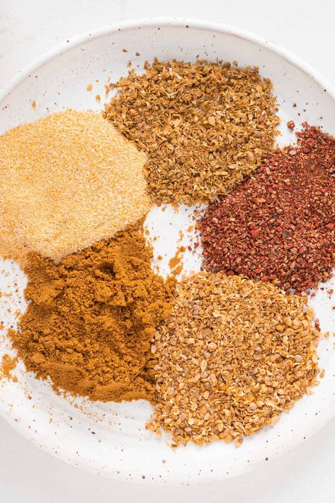 Learn how to make this 5 minute DIY sazon seasoning spice blend with a mix of 5 spices. It's perfect for red meat, flavored rice and beans and much more. Puerto Rican Beans, Habichuelas Guisadas, Puerto Rico Recipes, Sazon Seasoning, Pina Colada Cake, Plantain Recipes, Spanish Foods, Adobo Seasoning, Flavored Rice