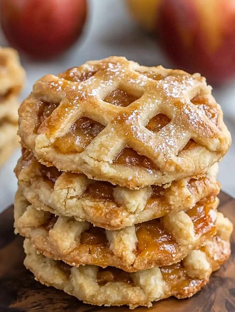 Apple Pie Cookies Apple Slice Cookies, Handheld Apple Desserts, Apple Pie Tart Recipe, Hand Apple Pies Recipes, Birthday Apple Pie, Apple Pie Snacks, Apple Pie Pastries, Mini Apple Pie Cookies, Snickerdoodle Apple Pie Cookies