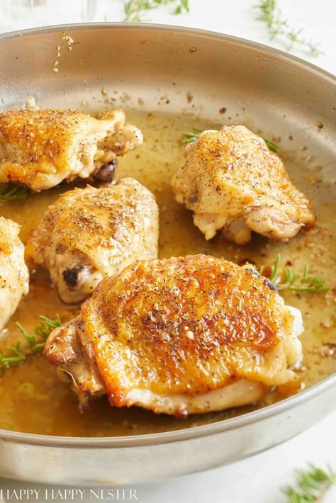 I stumbled upon this Easy Chicken in Electric Skillet Recipe while rushing to make dinner for my husband. It's a chicken recipe that's tender and moist with a rich gravy sauce. You can use chicken breasts or boneless chicken thighs for this recipe. Electric Skillet Recipes, Moist Chicken, Easy Skillet Meals, Electric Skillet, Chicken Skillet Recipes, Cook Chicken, Gravy Sauce, Chicken Main Dishes, Boneless Chicken Thighs