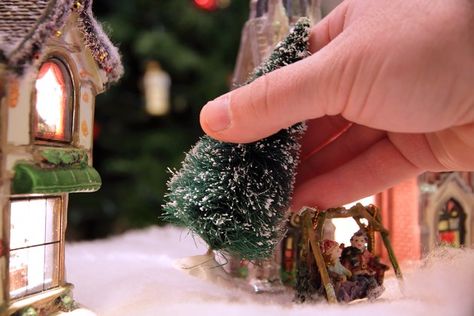 Christmas Village Houses Diy, Dickens Village Display, Christmas Village Display Ideas, Village Display Ideas, Diy Christmas Village Displays, Display Tree, Christmas Tree Village, Christmas Village Sets, Lemax Christmas