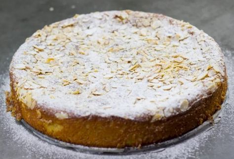 Ricotta Almond Cake, Lemoncello Dessert, Old Italian Recipes, Almond Desserts, Italian Pastries, Ricotta Cake, Italian Cake, Cake Mixture, Almond Cake