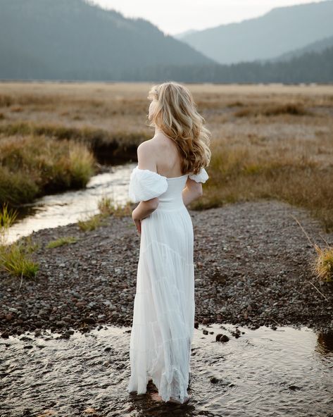 I’ve always wanted to do a senior photo shoot with water involved. I was over the moon when Layla brought up the idea of getting in the water with her white dress! Senior Photo Shoot, Senior Photoshoot, Senior Photo, Over The Moon, Senior Photos, Photo Shoot, The Moon, White Dress, Moon