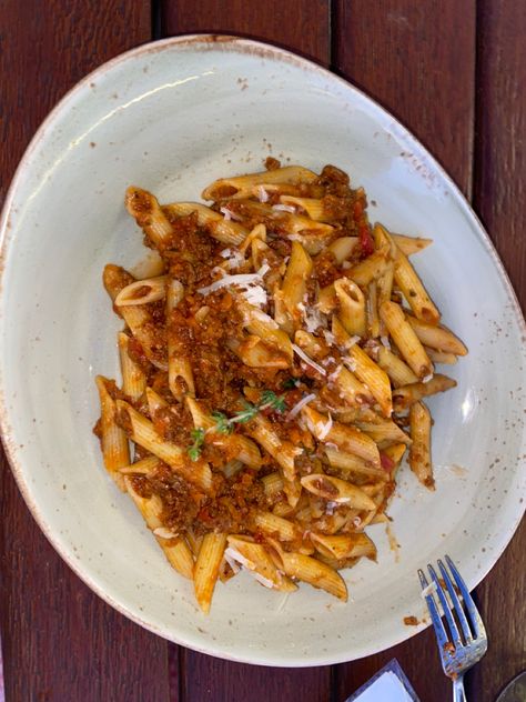 #pasta #food #penne #bolognese Penne Bolognese, Pasta Food, Vegan Food, Ramadan, Vegan Recipes, Pasta, Meat, Chicken, Ethnic Recipes