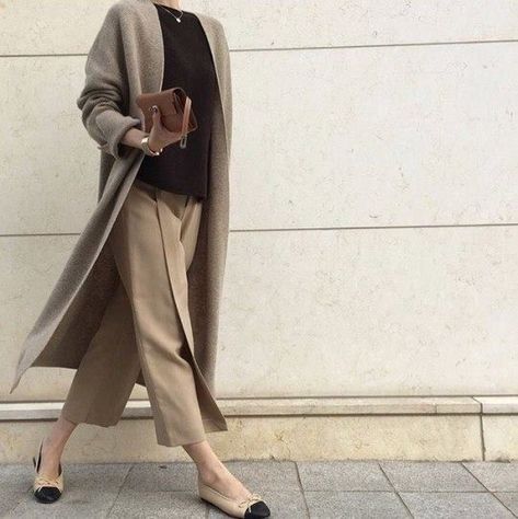 ac5dab2e99eee9cf9ec672e383691302desc52782884ri Minimalist Moda, Elegant Style Women, Classic Style Women, Business Outfit, Black Women Fashion, Womens Fashion For Work, Trend Fashion, 가을 패션, Inspiration Mode