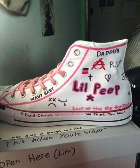 Drawing On Converse, Lil Peep Merch, Converse Drawing, Sharpie Shoes, Converse Design, Grunge Shoes, Lil Peep Hellboy, Custom Painted Shoes, Custom Shoes Diy