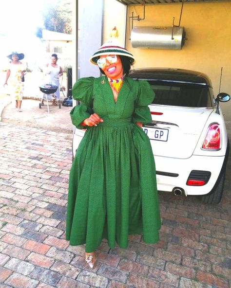 Lisotho dres sisweswe dress Green Shweshwe Material, African Traditional Wear Culture Women, Green Seshweshwe Dresses, Seshweshwe Dresses Design African Style, Lesotho Seshoeshoe Dress, South African Outfits, Shweshwe Dresses Lesotho, Pedi Dresses, Shweshwe Dresses Patterns