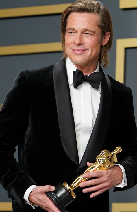 The Oscars will look very different from past years, and not just because of the pandemic. After dips in viewership of not only the Academy Awards but various high-profile entertainment award shows, this year’s ceremony has been reinvented by producers Steven Soderbergh, Stacey Sher and Jesse Collins. Brad Pitt Oscar, Brad Pitt Photos, Kirstie Alley, Dwayne The Rock, Best Supporting Actor, Entertainment Tonight, Stand Up Comedians, Latest News Today, Shah Rukh Khan