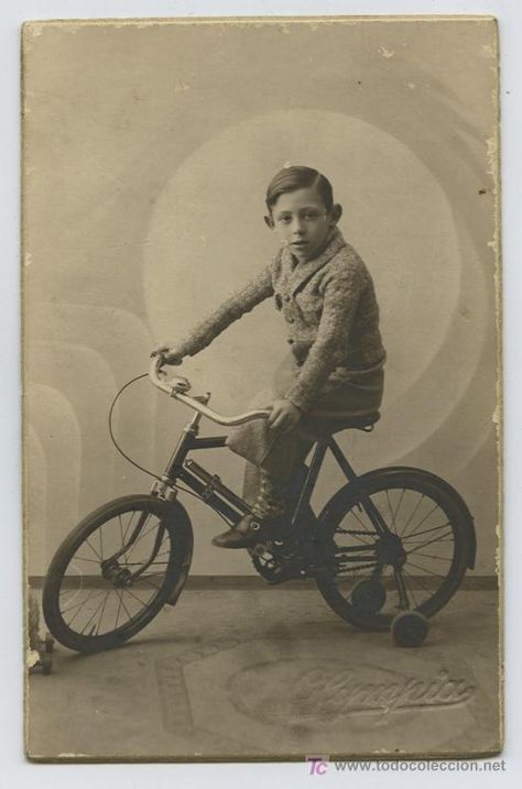 Fotografía antigua: Bicicleta. Niño con bicicleta. F: Olympia. Barcelona. Circa 1930 - Foto 1 - 15563410 Old Bicycle, Olympia, Barcelona, Bicycle, Vehicles, Photographer