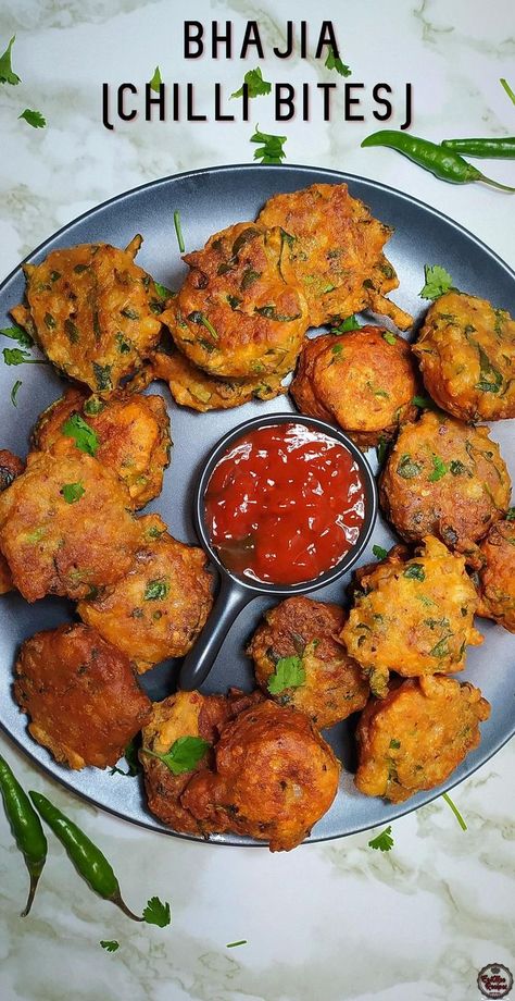 Bhajia (Chilli Bites) Recipe: https://youtu.be/kf3W-XA7N8U

Bhajia (Chili Bites) is a fiery Indian snack or entree dish like a fritter, with a few variations.

It is normally served as a topping with different Indian meals, however it is well known to be eaten alone as a snack. It is preferably eaten on cold winter days as it is a comfort snack. Chilli Bites, South Indian Snacks Recipes, South Indian Snacks, Indian Meals, Entree Dishes, South African Recipes, Halal Recipes, Food Vids, Curry Chicken Recipes