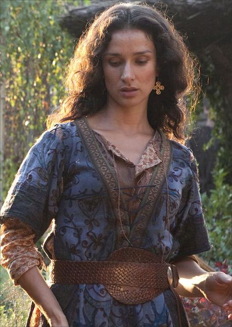 Indira Varma This costume from the 2012 mini-series World Without End was first worn on Indira Varma as Mattie Wise 2019-05-08 World Without End, Indira Varma, Recycled Costumes, Wise Women, Fantasy Costumes, Medieval Fashion, Movie Costumes, Fantasy Clothing, Historical Clothing