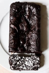 Quadruple chocolate loaf cake from Broma Bakery Yogurt Greek, Plating Food, Julia Childs, Nigella Lawson Recipes, Presentation Food, Chocolate Loaf, Chocolate Loaf Cake, Broma Bakery, Rachel Ray