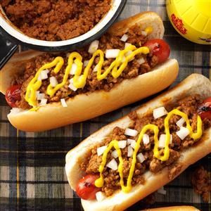 Old-Fashioned Coney Hot Dog Sauce Recipe~~ simple j/j '15 Coney Dog Sauce, Hot Dog Sauce Recipe, Coney Sauce, Hot Dog Chili Sauce, Hot Dog Sauce, Coney Dog, Hot Dog Chili, Chili Dogs, Fourth Of July Food