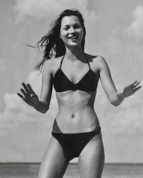 Kate Moss 90s, Kate Moss Style, Queen Kate, Miroslava Duma, Patrick Demarchelier, 90s Supermodels, Bandeau Tops, Usain Bolt, Michael Phelps