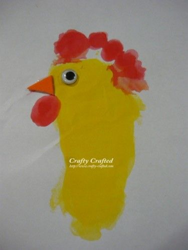 cute footprints for a little man that loves chickens Footprint Rocket, Farm Animal Crafts, Footprint Craft, Farm Animals Theme, Fingerprint Art, Footprint Crafts, Preschool Projects, Farm Activities, Farm Crafts