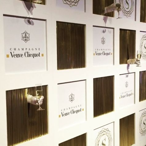 Interactive Step and Repeat! We're treating the guest with a wall of hands holding glasses of champagne. Press ▶️, grab your glass and sip The Spinners, Champagne Wall, Interactive Events, Job Inspiration, Interactive Walls, Interactive Display, Event Activities, Media Wall, Backdrop Design