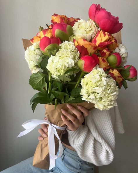 Shop this Mother’s Day at Baby Bleumes 💐 $35 for a small bouquet $55 for a large bouquet 🌷50% deposit required Join us before prices go up 🌸 #atl #atlanta #flowers #florist #roses #fyp #babybleumes #mothersday #babybleumes #bouquets