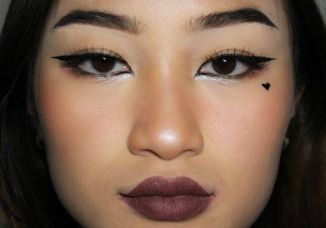 Makeup Looks Egirl, Baddie Makeup Ideas, Epicanthic Fold Makeup, Eyeliner For Asian Eyes, Egirl Eye Makeup, Eyebrows Asian, Asian Baddie Makeup, Winged Eyeliner For Hooded Eyes, Fox Eyeliner