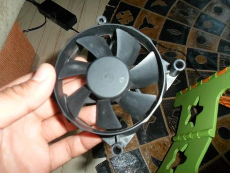 Diy Wind Turbine, Old Pc, Small Wind Turbine, Bldc Motor, Wind Turbine Generator, Free Energy Generator, Off Grid Power, Wind Generator, Wind Turbines