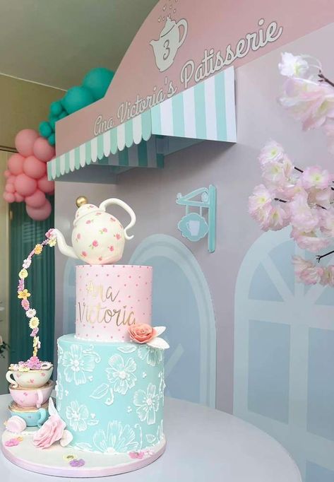 Tea Party Backdrop Ideas Diy, Birthday Decoration Backdrop Ideas, Patisserie Party Decor, Spring Themed Party Ideas, Cafe Birthday Party, Parisian Tea Party Decor, Patisserie Theme Birthday Party, Patisserie Birthday Party, Partea Birthday Party